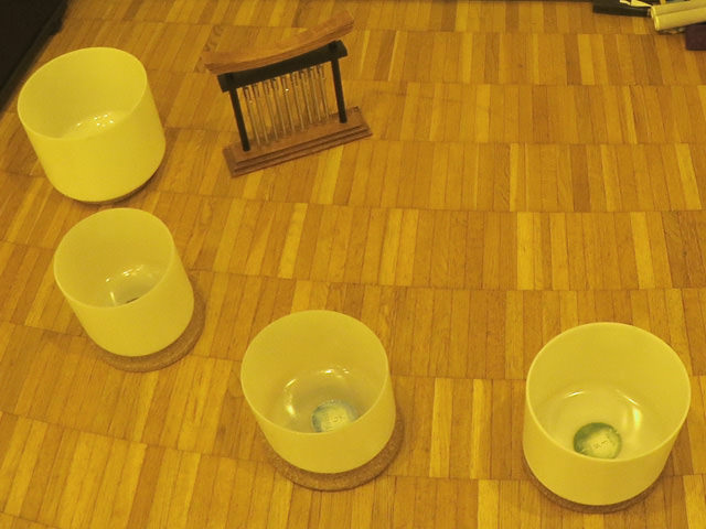 クリスタルボウルとテーブルチャイム